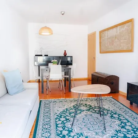 Next To The Cathedral Church Of Se *